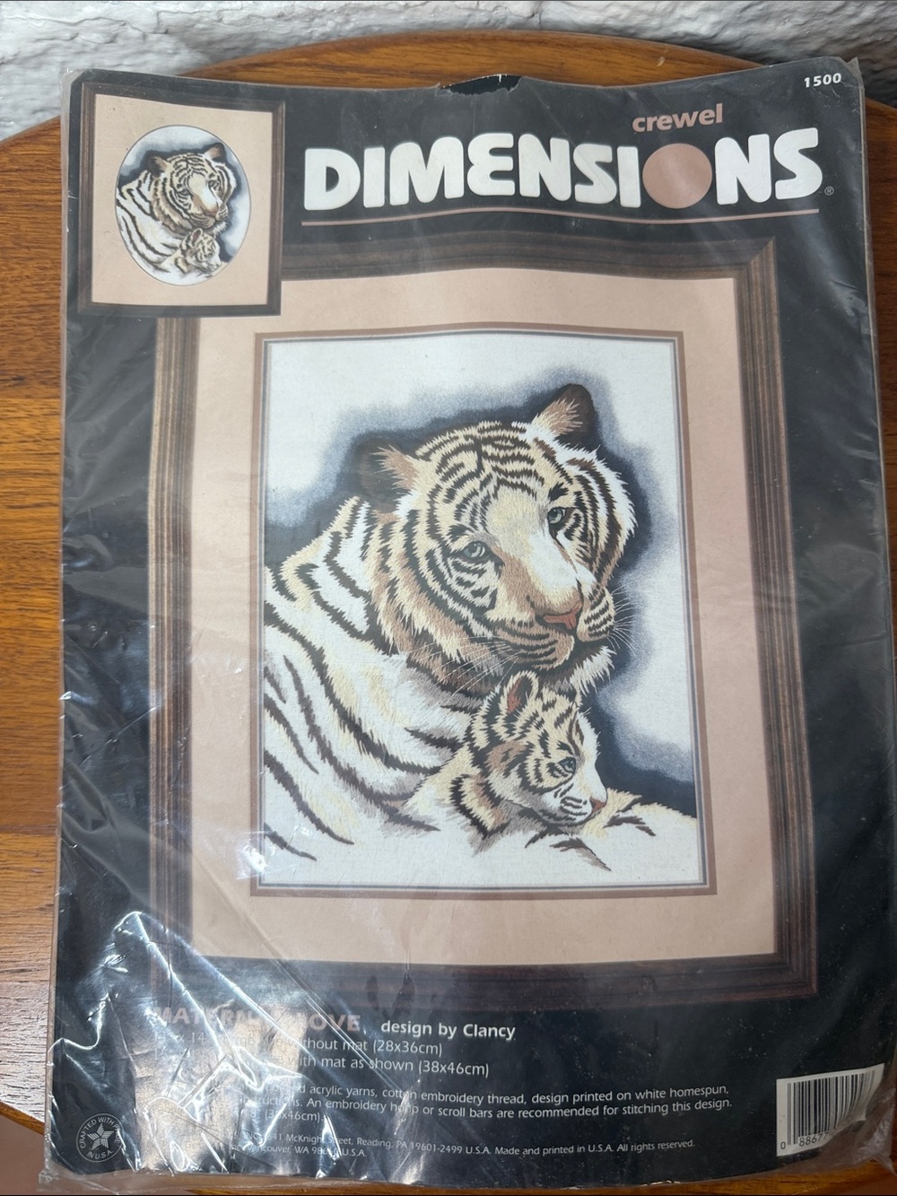 Tiger Cat Mother and Cub Baby Kitten Crewel Dimensions Needle Craft Kit 1997